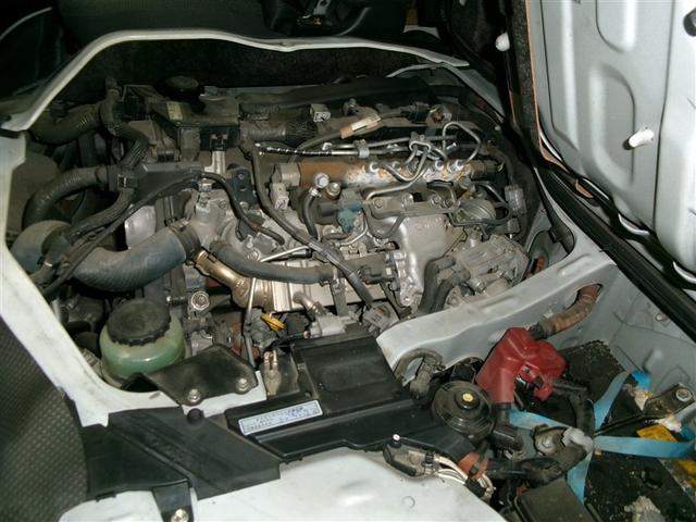 ハイエースバン ロングＤＸ　アルミ　バックモニター　エアバック　フルタイム４ＷＤ　寒冷地　ＡＵＸ　ＥＴＣ付き　パワーウインドウ　キーレス　ＡＢＳ　パワーステアリング　３列シート　マニュアルエアコン　ナビ　メモリーナビ（12枚目）