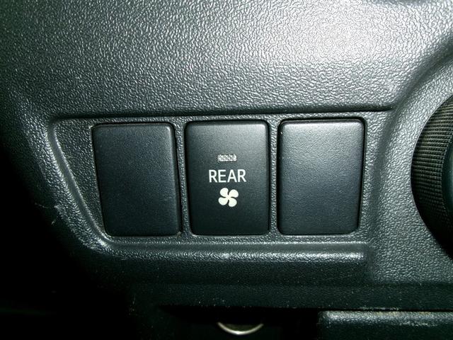 ハイエースバン ロングＤＸ　アルミ　バックモニター　エアバック　フルタイム４ＷＤ　寒冷地　ＡＵＸ　ＥＴＣ付き　パワーウインドウ　キーレス　ＡＢＳ　パワーステアリング　３列シート　マニュアルエアコン　ナビ　メモリーナビ（19枚目）