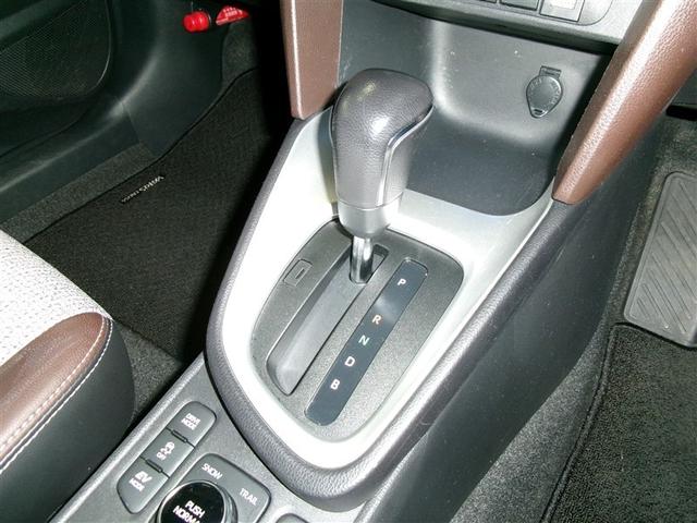 ヤリスクロス ハイブリッドZ クルーズC 横滑防止装置 リアカメラ LEDライト 盗難防止装置 電動シート AW キーレス 寒冷地仕様 スマートキー ABS 半革シート 4WD ミュージックプレイヤー接続可 エアバッグ エアコン(6枚目)