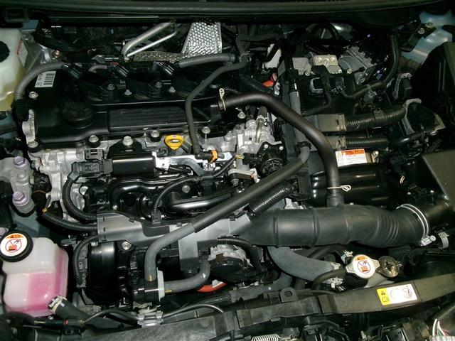 ヤリスクロス ハイブリッドZ クルーズC 横滑防止装置 リアカメラ LEDライト 盗難防止装置 電動シート AW キーレス 寒冷地仕様 スマートキー ABS 半革シート 4WD ミュージックプレイヤー接続可 エアバッグ エアコン(10枚目)