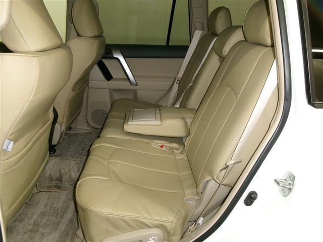 ランドクルーザープラド ＴＸ　プリクラ　リヤカメラ　横滑防止装置　助手席エアバッグ　３列　キーレス　オートクルーズ　カーテンエアバッグ　ナビ＆ＴＶ　盗難防止　パワーステアリング　ミュージックプレイヤー接続可　オートエアコン　ＡＢＳ（8枚目）