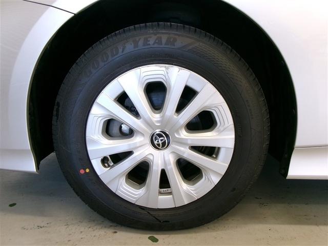 プリウス Ｓ　ＬＥＤライト　スマートエントリー　Ｒカメラ　ＡＵＸ　エアバッグ　オートクルーズ　キーレスエントリー　ＡＣ１００Ｖ　横滑り防止　オートエアコン　パワーウィンドウ　寒冷地仕様　ＤＶＤ再生可能　４ＷＤ（32枚目）