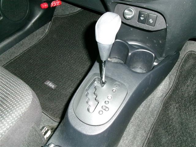 ヴィッツ Ｆ　アルミ　イモビライザー　衝突被害軽減ブレーキ　ＰＷ　ＥＳＣ　スマートキー　ＰＳ　キーレスエントリー　切替式４ＷＤ　記録簿　ＤＶＤ　フルセグテレビ　ＡＢＳ　Ｂカメラ　エアコン　寒冷地　Ｗエアバッグ（6枚目）