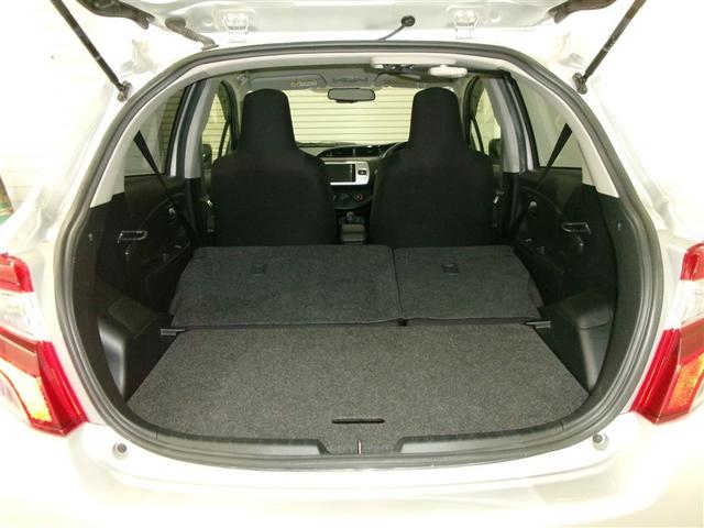 ヴィッツ Ｆ　アルミ　イモビライザー　衝突被害軽減ブレーキ　ＰＷ　ＥＳＣ　スマートキー　ＰＳ　キーレスエントリー　切替式４ＷＤ　記録簿　ＤＶＤ　フルセグテレビ　ＡＢＳ　Ｂカメラ　エアコン　寒冷地　Ｗエアバッグ（9枚目）