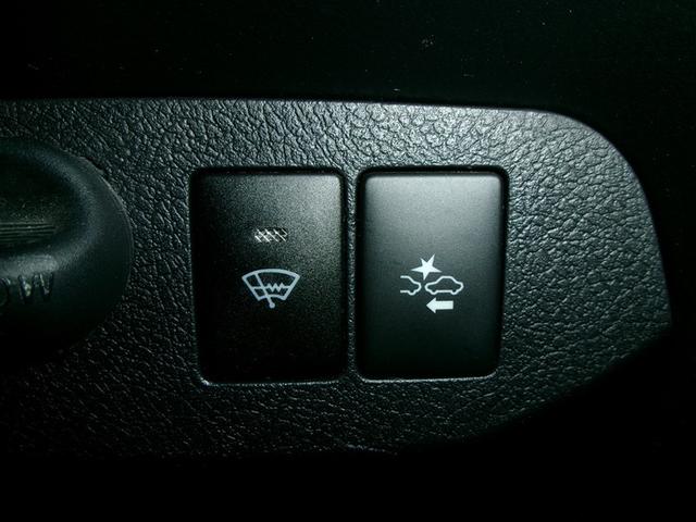 ヴィッツ Ｆ　アルミ　イモビライザー　衝突被害軽減ブレーキ　ＰＷ　ＥＳＣ　スマートキー　ＰＳ　キーレスエントリー　切替式４ＷＤ　記録簿　ＤＶＤ　フルセグテレビ　ＡＢＳ　Ｂカメラ　エアコン　寒冷地　Ｗエアバッグ（17枚目）