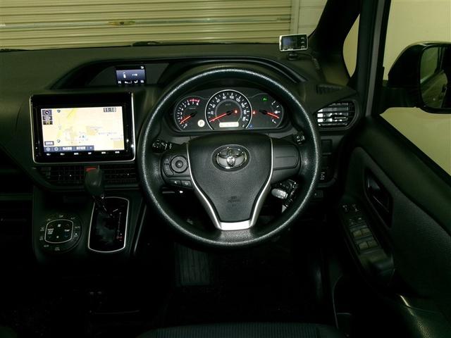 ノア Ｘ　ＡＵＸ　メンテナンスノート　地デジＴＶ　リアオートエアコン　パワーステアリング　助手席エアバック　オートクルーズコントロール　横滑り防止装置　キーレスエントリー　ナビ＆ＴＶ　オートエアコン　４ＷＤ（5枚目）