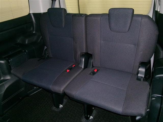 ノア Ｘ　ＡＵＸ　メンテナンスノート　地デジＴＶ　リアオートエアコン　パワーステアリング　助手席エアバック　オートクルーズコントロール　横滑り防止装置　キーレスエントリー　ナビ＆ＴＶ　オートエアコン　４ＷＤ（9枚目）