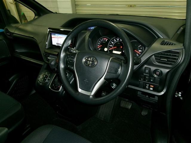 ノア X AUX 地デジTV リアオートエアコン パワーステアリング 助手席エアバック オートクルーズコントロール 横滑り防止装置 キーレスエントリー ナビ&TV オートエアコン パワーウィンドウ LEDヘッド(4枚目)