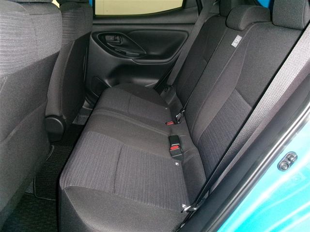 ヤリス Ｚ　Ａクルコン　Ｂモニター　メディアプレイヤー接続　衝突被害軽減ブレーキ　ＬＥＤライト　スマートキー　デュアルエアバッグ　オートエアコン　イモビライザー　ＥＴＣ　キーレス　４ＷＤ　寒冷地仕様（8枚目）