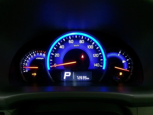 エブリイワゴン ＰＺターボ　Ｄカメラブレーキサポート　助手席エアバック　運転席エアバック　セキュリティ　Ｗエアコン　ワンセグ　パワーウインドウ　ＡＡＣ　キーレススタートシステム　メモリナビ　スマートキー　ＥＳＣ　ＰＳ　ＡＷ（7枚目）