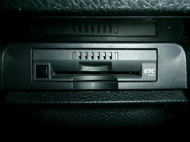 ヴォクシー ＺＳ　煌ＩＩＩ　アルミホイール　アイドリング　Ｂカメラ　キーフリー　盗難防止システム　ナビ＆ＴＶ　寒冷地仕様車　ＤＶＤ再生可能　３列シート　ＥＴＣ　オートクルーズコントロール　リアオートエアコン　ＬＥＤヘッドランプ（25枚目）