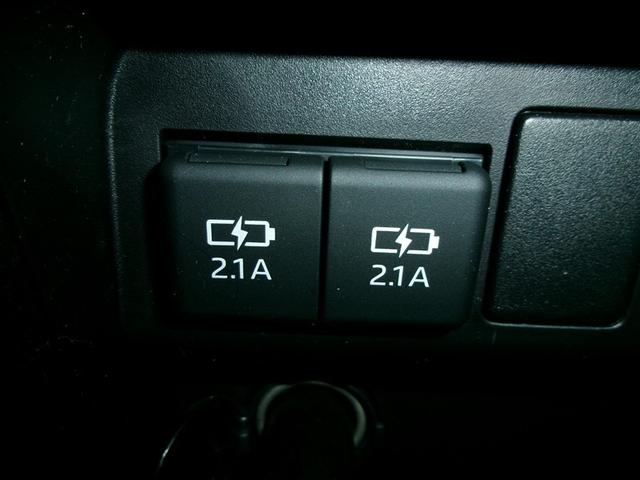 ヴォクシー ＺＳ　煌ＩＩＩ　アルミホイール　アイドリング　Ｂカメラ　キーフリー　盗難防止システム　ナビ＆ＴＶ　寒冷地仕様車　ＤＶＤ再生可能　３列シート　ＥＴＣ　オートクルーズコントロール　リアオートエアコン　ＬＥＤヘッドランプ（26枚目）