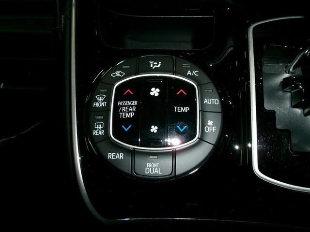 ヴォクシー ＺＳ　煌ＩＩＩ　アルミホイール　アイドリング　Ｂカメラ　キーフリー　盗難防止システム　ナビ＆ＴＶ　寒冷地仕様車　ＤＶＤ再生可能　３列シート　ＥＴＣ　オートクルーズコントロール　リアオートエアコン　ＬＥＤヘッドランプ（27枚目）