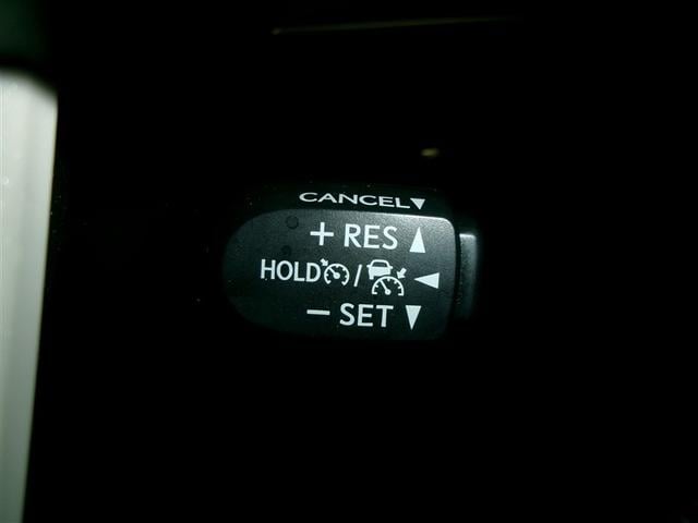 プリウス Ｓ　ＬＥＤライト　スマートエントリー　Ｒカメラ　ＡＵＸ　エアバッグ　オートクルーズ　キーレスエントリー　横滑り防止　オートエアコン　パワーウィンドウ　寒冷地仕様　ＤＶＤ再生可能　４ＷＤ　ＡＢＳ　メモリナビ（16枚目）