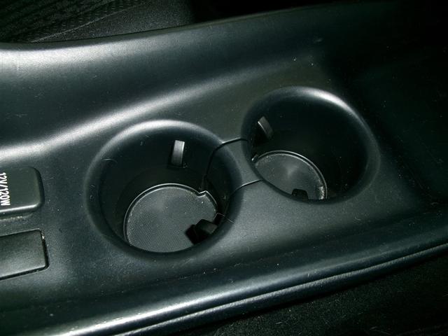 プリウス Ｓ　ＬＥＤライト　スマートエントリー　Ｒカメラ　ＡＵＸ　エアバッグ　オートクルーズ　キーレスエントリー　横滑り防止　オートエアコン　パワーウィンドウ　寒冷地仕様　ＤＶＤ再生可能　４ＷＤ　ＡＢＳ　メモリナビ（24枚目）