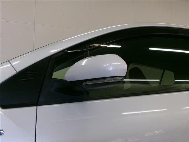 プリウス Ｓ　ＬＥＤライト　スマートエントリー　Ｒカメラ　ＡＵＸ　エアバッグ　オートクルーズ　キーレスエントリー　横滑り防止　オートエアコン　パワーウィンドウ　寒冷地仕様　ＤＶＤ再生可能　４ＷＤ　ＡＢＳ　メモリナビ（28枚目）