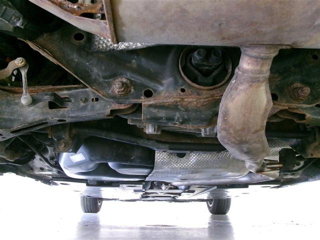 プリウス Ｓ　ＬＥＤライト　スマートエントリー　Ｒカメラ　ＡＵＸ　エアバッグ　オートクルーズ　キーレスエントリー　横滑り防止　オートエアコン　パワーウィンドウ　寒冷地仕様　ＤＶＤ再生可能　４ＷＤ　ＡＢＳ　メモリナビ（30枚目）