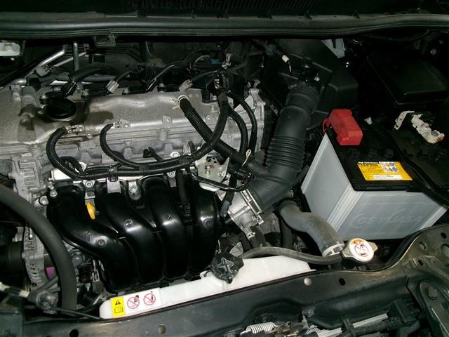 ノア Si ダブルバイビーIII 両側自動ドア 寒冷地 クルーズコントロール フルセグTV アイドリングストップ LEDヘッドライト アルミ バックカメラ スマートキー リアオートエアコン ABS 4WD キーレス 盗難防止装置(12枚目)