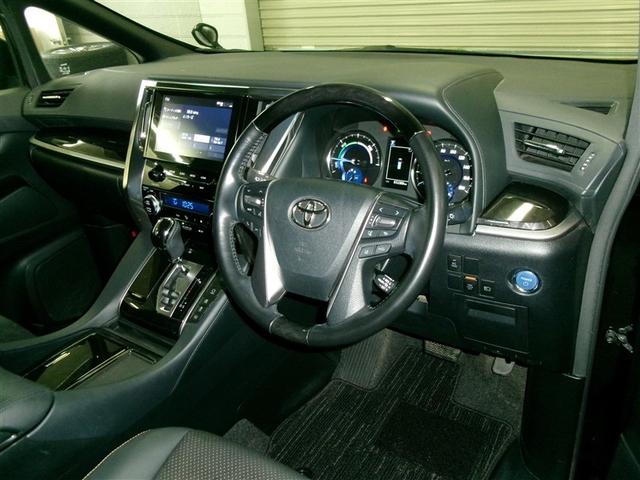 アルファードハイブリッド Ｓ　ＬＥＤヘッドライト　アルミホイール　寒冷地　盗難防止システム　クルーズコントロール　ＡＢＳ　ミュージックプレイヤー接続可　Ｂカメラ　両側電動スライドドア　エアバッグ　スマートキー　キーレス　ＥＴＣ（4枚目）