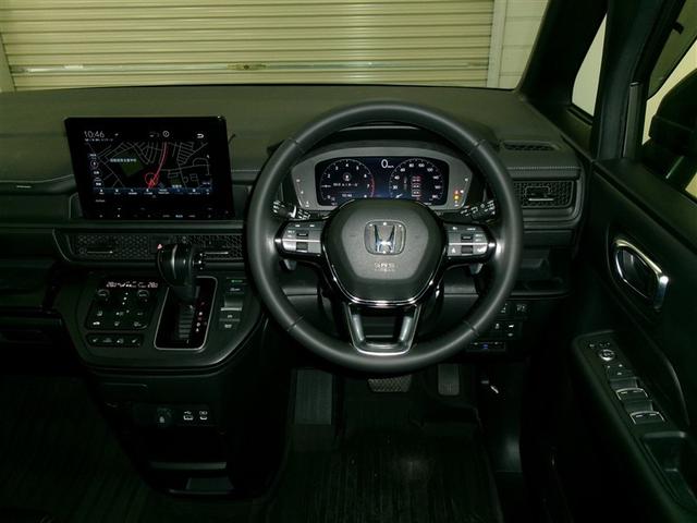 ステップワゴン スパーダ 半革シート クルーズコントロール キーレスエントリー バックモニター アイドリングストップ サイドエアバッグ LEDヘッドランプ スマートキー 4WD 3列シート ETC アルミホイール リアエアコン(5枚目)