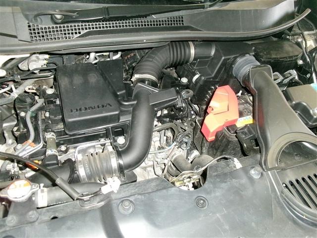 ステップワゴン スパーダ 半革シート クルーズコントロール キーレスエントリー バックモニター アイドリングストップ サイドエアバッグ LEDヘッドランプ スマートキー 4WD 3列シート ETC アルミホイール リアエアコン(12枚目)