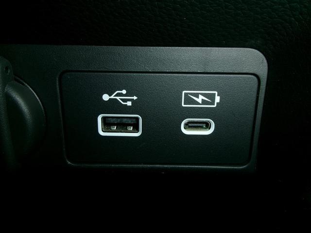 ステップワゴン スパーダ 半革シート クルーズコントロール キーレスエントリー バックモニター アイドリングストップ サイドエアバッグ LEDヘッドランプ スマートキー 4WD 3列シート ETC アルミホイール リアエアコン(20枚目)