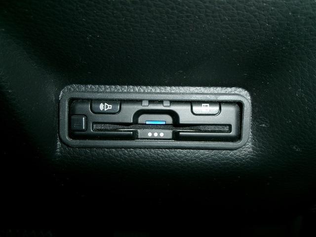 ステップワゴン スパーダ 半革シート クルーズコントロール キーレスエントリー バックモニター アイドリングストップ サイドエアバッグ LEDヘッドランプ スマートキー 4WD 3列シート ETC アルミホイール リアエアコン(27枚目)