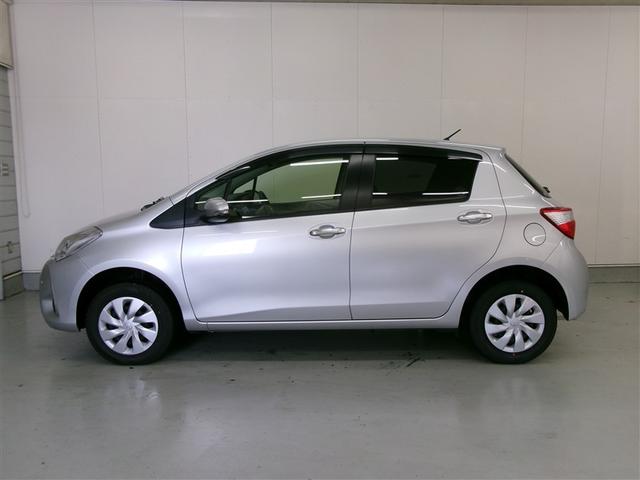 ヴィッツ Ｆ　イモビライザー　衝突被害軽減ブレーキ　ＰＷ　ＥＳＣ　スマートキー　ＰＳ　キーレスエントリー　切替式４ＷＤ　記録簿　ＡＢＳ　エアコン　寒冷地　Ｗエアバッグ　エアバッグ（2枚目）