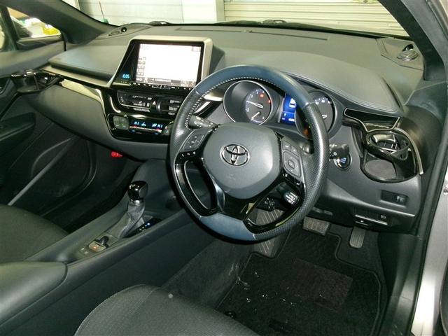 C-HR S-T 地デジTV メディアプレイヤー接続 Bモニター ナビTV パワーウインドウ メモリナビ 横滑防止装置 AAC 盗難防止システム ABS DVD 4WD ETC車載器 キーレス 寒冷地仕様 アルミ(4枚目)