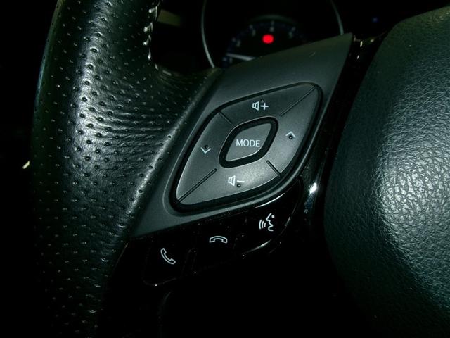 C-HR S-T 地デジTV メディアプレイヤー接続 Bモニター ナビTV パワーウインドウ メモリナビ 横滑防止装置 AAC 盗難防止システム ABS DVD 4WD ETC車載器 キーレス 寒冷地仕様 アルミ(15枚目)