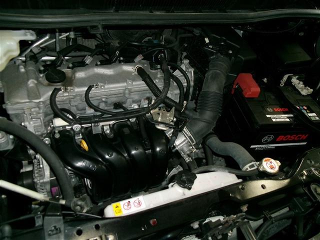 ヴォクシー ZS 煌III アルミホイール アイドリング Bカメラ キーフリー 盗難防止システム ナビ&TV 寒冷地仕様車 DVD再生可能 記録簿 3列シート オートクルーズコントロール リアオートエアコン LEDヘッドランプ(12枚目)