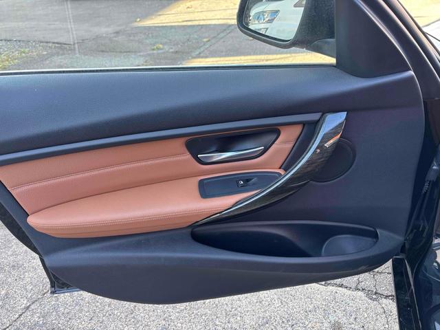 3シリーズ 320i xDriveツーリング ラグジュアリー バックカメラ ナビ オートクルーズコントロール レーンアシスト アルミホイール オートライト パワーシート シートヒーター AT ESC CD USB ミュージックプレイヤー接続可 エアコン(40枚目)