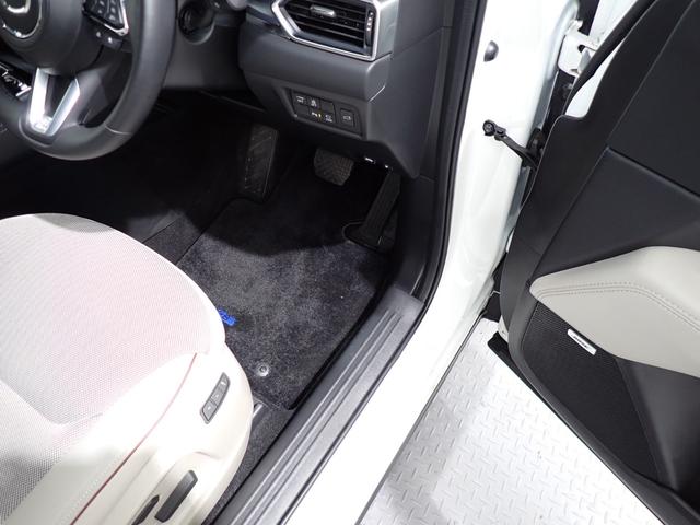 ＣＸ－８ ＸＤ　グランドジャーニー　本州仕入・４ＷＤ・全周囲カメラ・純正１０．２５型ＤＡ・パワーゲート・サンルーフ・ＢＯＳＥサウンド・ワイヤレス充電・ヘッドアップディスプレイ・電動シート・ステアリング＆シートヒーター・ＬＥＤヘッドライト（42枚目）