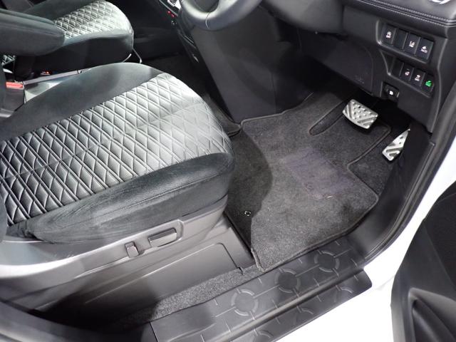 デリカＤ：５ Ｐ　本州仕入・４ＷＤ・全周囲カメラ・両側電動ドア・電動ゲート・前席シートヒーター・ステアリングヒーター・純正１８インチＡＷ・サイドステップレス・社外ナビ・Ｂカメラ・ＥＴＣ・Ｂｌｕｅｔｏｏｔｈ（40枚目）