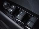 パワーウィンドウのスイッチですよ。運転席に居ながら窓を開け閉めのコントロールできますよ。