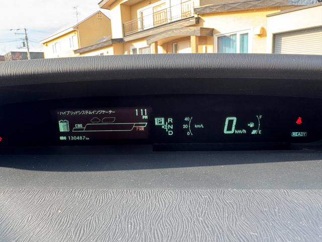 プリウス Ｓ　ワンオーナー　純正ナビ　フルセグＴＶ　純正スターター　Ｆスポイラー　夏冬アルミホイール付　スペアキー　保障　プッシュスタート　スマートキー（19枚目）