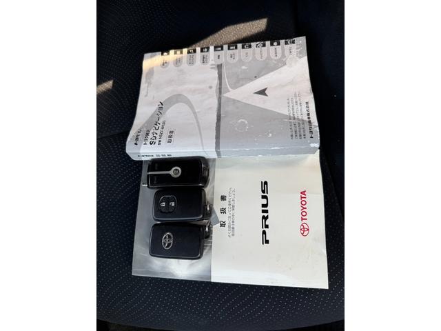 プリウス Ｓ　ワンオーナー　純正ナビ　フルセグＴＶ　純正スターター　Ｆスポイラー　夏冬アルミホイール付　スペアキー　保障　プッシュスタート　スマートキー（36枚目）