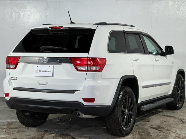 ジープ・グランドチェロキー ラレード　４ＷＤ　フルセグナビ　Ｂｌｕｅｔｏｏｔｈ再生　バックカメラ　ＥＴＣ　前後ドライブレコーダー　ルーフレール　クルーズコントロール　ＨＩＤヘッドライト　パワーシート　オートエアコン（15枚目）