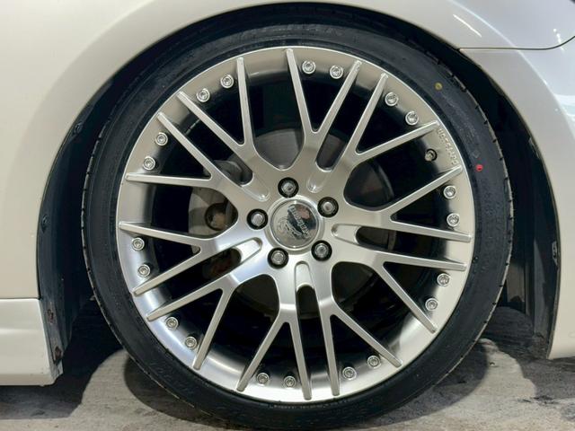 クラウン アスリートＳｉ－Ｆｏｕｒ　エアロ　車高調　カールソン１９インチアルミホイール　マルチナビ　フルセグＴＶ　Ｂｌｕｅｔｏｏｔｈ再生　全方位カメラ　ＥＴＣ　ドライブレコーダー　パワーシート　スマートキー　ＨＩＤヘッドライト（19枚目）