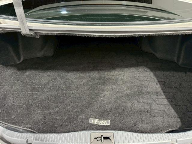 クラウン アスリートＳｉ－Ｆｏｕｒ　エアロ　車高調　カールソン１９インチアルミホイール　マルチナビ　フルセグＴＶ　Ｂｌｕｅｔｏｏｔｈ再生　全方位カメラ　ＥＴＣ　ドライブレコーダー　パワーシート　スマートキー　ＨＩＤヘッドライト（26枚目）