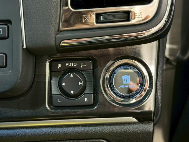 クラウン アスリートＳｉ－Ｆｏｕｒ　エアロ　車高調　カールソン１９インチアルミホイール　マルチナビ　フルセグＴＶ　Ｂｌｕｅｔｏｏｔｈ再生　全方位カメラ　ＥＴＣ　ドライブレコーダー　パワーシート　スマートキー　ＨＩＤヘッドライト（34枚目）
