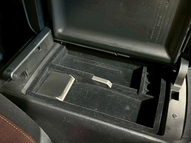 クラウン アスリートＳｉ－Ｆｏｕｒ　エアロ　車高調　カールソン１９インチアルミホイール　マルチナビ　フルセグＴＶ　Ｂｌｕｅｔｏｏｔｈ再生　全方位カメラ　ＥＴＣ　ドライブレコーダー　パワーシート　スマートキー　ＨＩＤヘッドライト（40枚目）