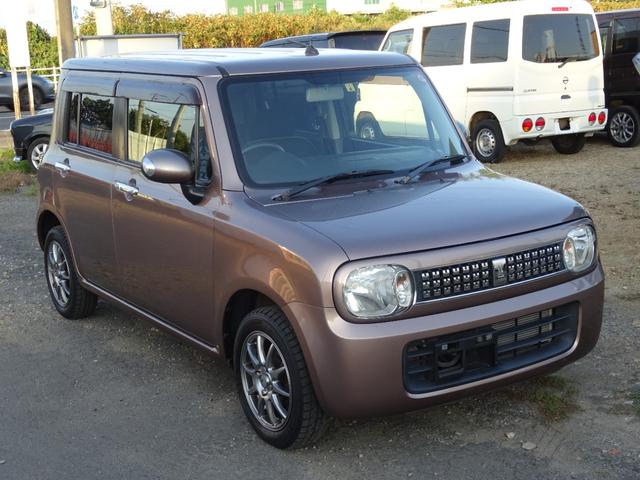 アルトラパン １０ｔｈアニバーサリーリミテッド　禁煙車　シート＆ミラーヒーター　１年保証付　スマートキー　ＣＶＴ　盗難防止システム　ＡＢＳ　アルミホイール　衝突安全ボディ　エアコン　パワーステアリング　パワーウィンドウ（2枚目）