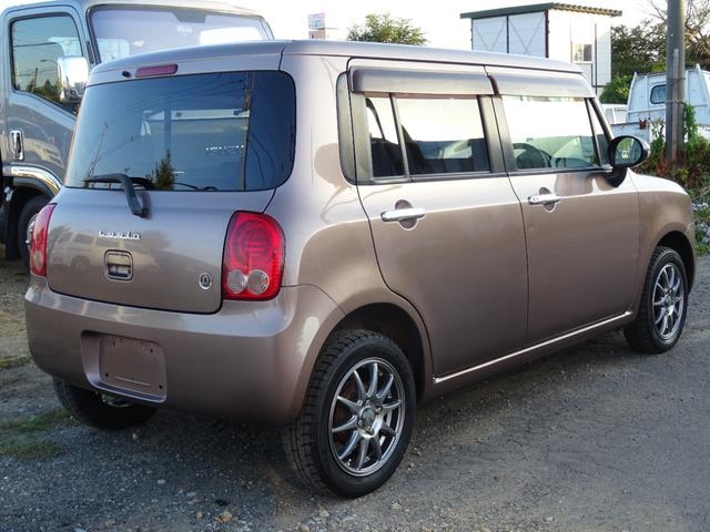 アルトラパン １０ｔｈアニバーサリーリミテッド　禁煙車　シート＆ミラーヒーター　１年保証付　スマートキー　ＣＶＴ　盗難防止システム　ＡＢＳ　アルミホイール　衝突安全ボディ　エアコン　パワーステアリング　パワーウィンドウ（9枚目）