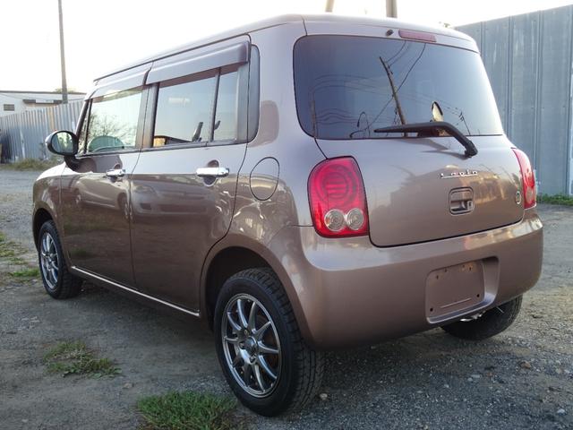 アルトラパン １０ｔｈアニバーサリーリミテッド　禁煙車　シート＆ミラーヒーター　１年保証付　スマートキー　ＣＶＴ　盗難防止システム　ＡＢＳ　アルミホイール　衝突安全ボディ　エアコン　パワーステアリング　パワーウィンドウ（11枚目）