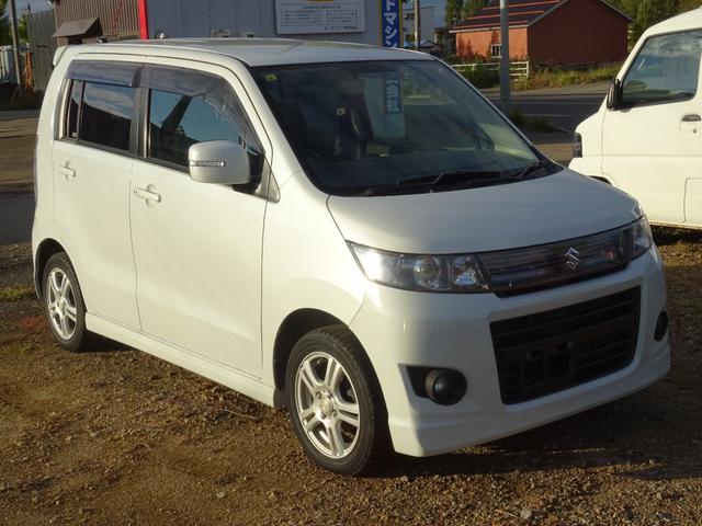 ワゴンＲスティングレー リミテッドＩＩ　４ＷＤ　ＨＩＤ　ＣＶＴ　盗難防止システム　ＡＢＳ　アルミホイール　衝突安全ボディ　エアコン　パワーステアリング　パワーウィンドウ（4枚目）