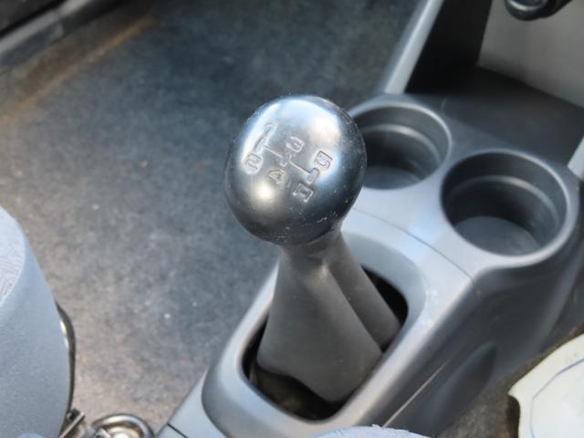 ミラ TX 5速マニュアル キーレス 夏冬タイヤ 4WD 盗難防止システム ABS 衝突安全ボディ エアコン パワーステアリング 運転席エアバッグ 助手席エアバッグ(29枚目)