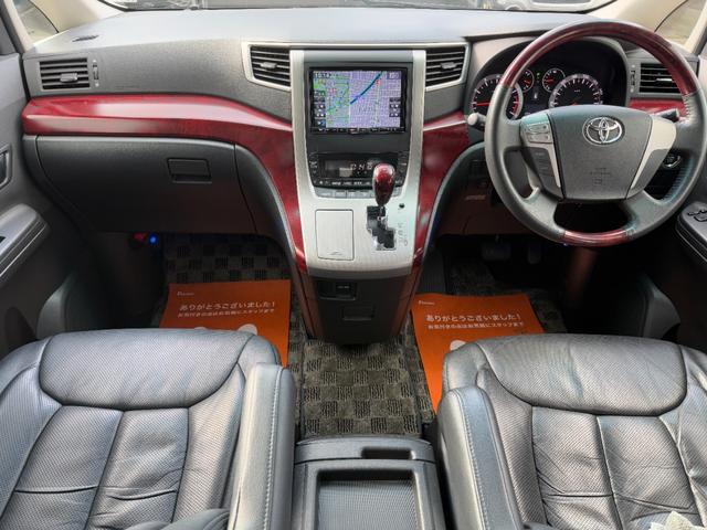 ヴェルファイア ２．４Ｚ　４ＷＤ☆夏冬タイヤ付☆ナビ☆ＴＶ☆後席モニター☆黒革調シートカバー☆両側電動スライドドア☆バックカメラ☆障害物センサー☆盗難防止☆横滑り防止☆ＥＴＣ☆プッシュスタート☆フロントフォグ☆車検整備２年付☆（2枚目）