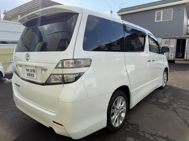 ヴェルファイア ２．４Ｚ　４ＷＤ☆夏冬タイヤ付☆ナビ☆ＴＶ☆後席モニター☆黒革調シートカバー☆両側電動スライドドア☆バックカメラ☆障害物センサー☆盗難防止☆横滑り防止☆ＥＴＣ☆プッシュスタート☆フロントフォグ☆車検整備２年付☆（14枚目）