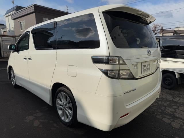 ヴェルファイア ２．４Ｚ　４ＷＤ☆夏冬タイヤ付☆ナビ☆ＴＶ☆後席モニター☆黒革調シートカバー☆両側電動スライドドア☆バックカメラ☆障害物センサー☆盗難防止☆横滑り防止☆ＥＴＣ☆プッシュスタート☆フロントフォグ☆車検整備２年付☆（15枚目）